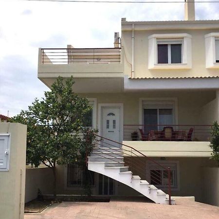 Amazing House In Kiato Near The Beach Buitenkant foto